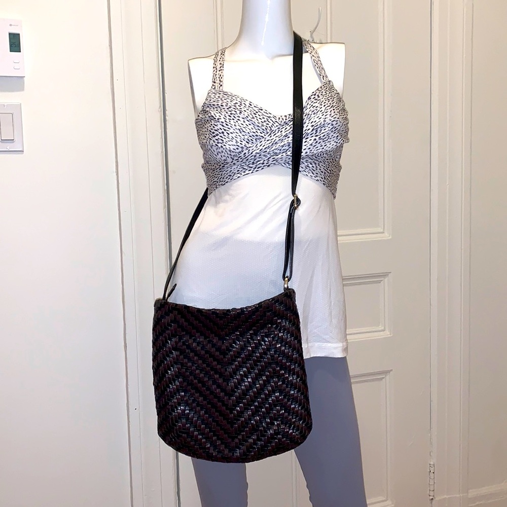 Leather crossbody bag - Picture 2 of 16